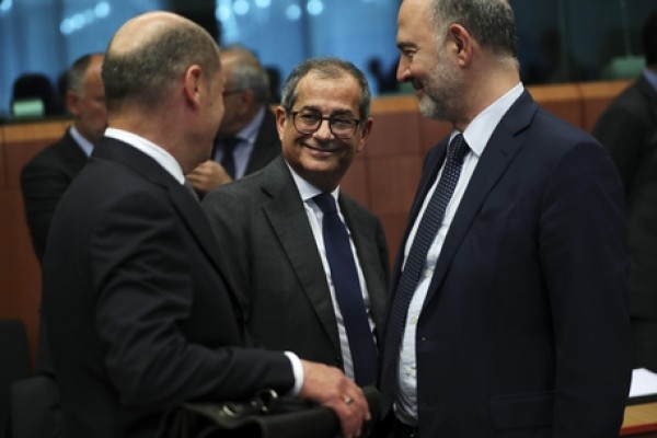 Il ministro dell&#039;Economia, Giovanni Tria, e il commissario Pierre Moscovici