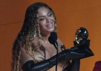  Beyoncé vince Grammy per miglior album